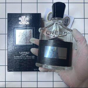 Creed Aventus Black and Silver Packaging